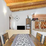 Nyaraló Elia's House Porto Istana