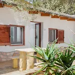 Elia's House * Porto Istana